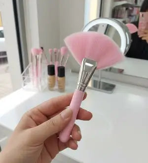 GR Professional Pink Makeup Brush Set – Soft Synthetic Bristles Kit for Face & Eyes UAE Fast Delivery